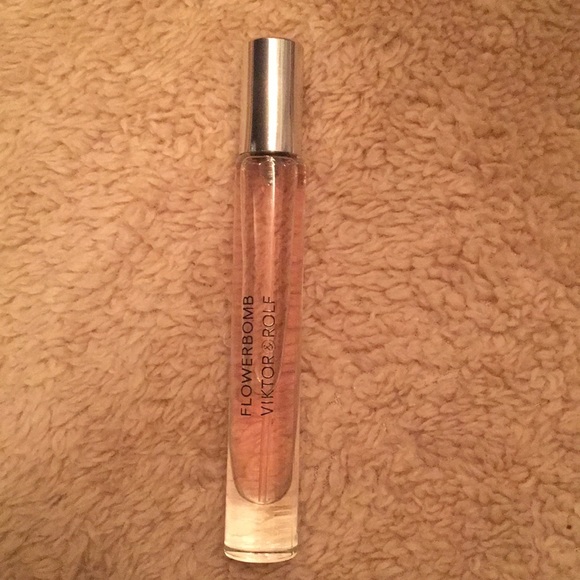 Victor Rolf Flowerbomb - Picture 3 of 3